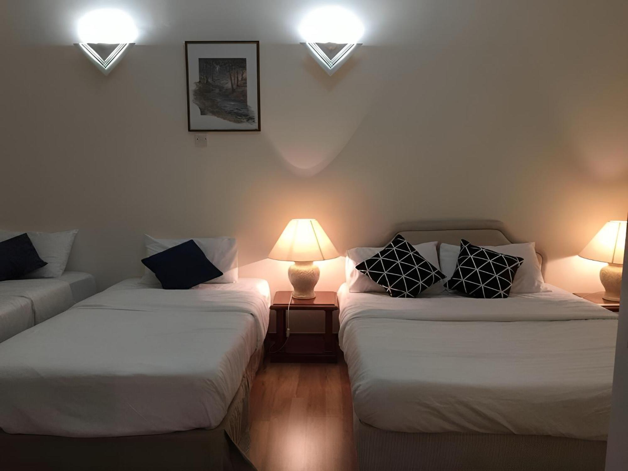 Fuchsia Hillhomes Apartment *